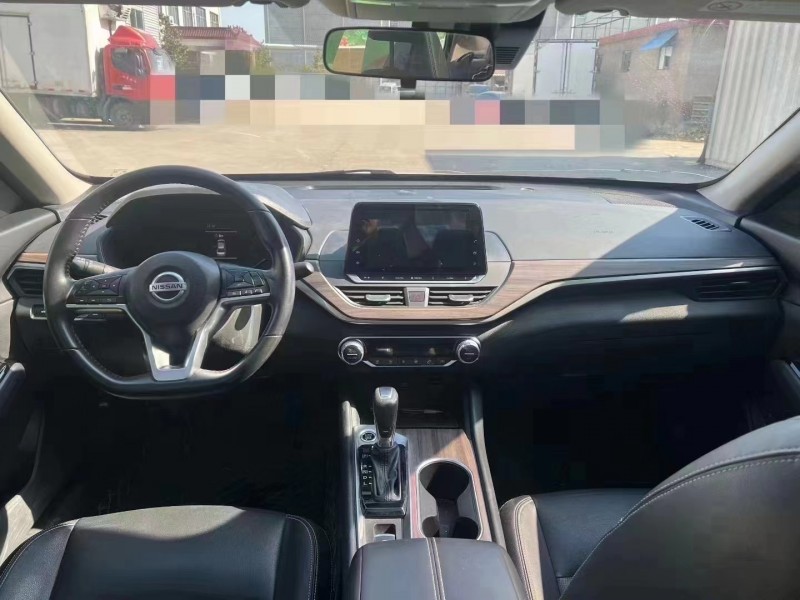 临沂22年日产天籁4