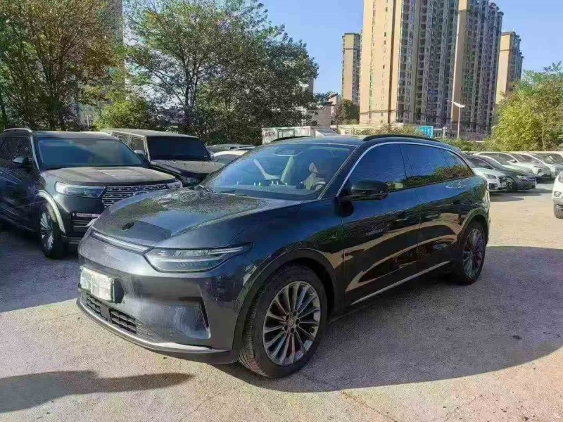 张家界24年零跑汽车C112