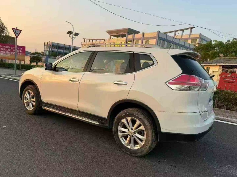 淄博17年日产奇骏7