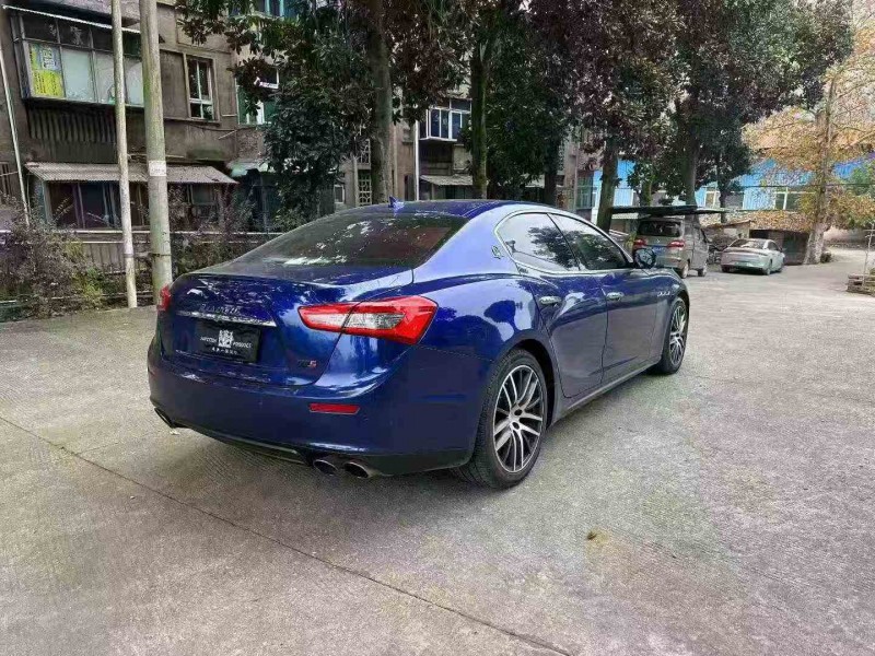 珠海15年玛莎拉蒂Ghibli2