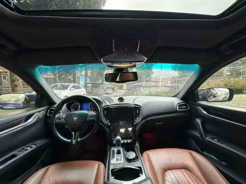 珠海15年玛莎拉蒂Ghibli7