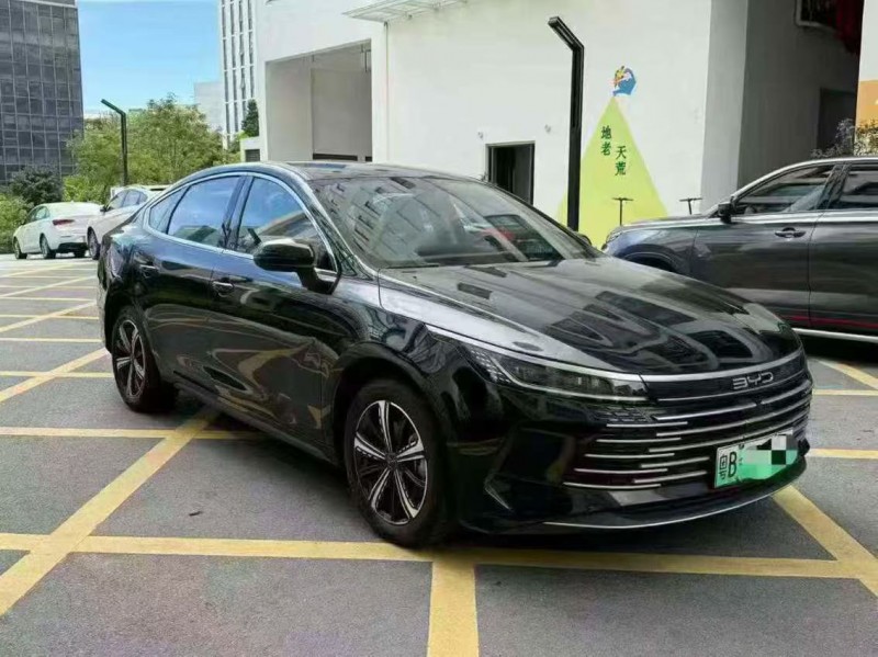 深圳24年比亚迪驱逐舰2