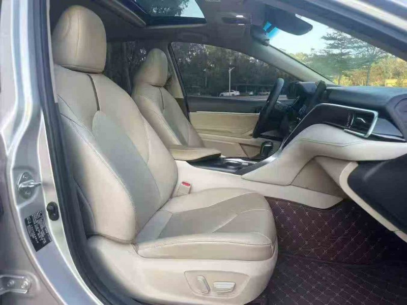 深圳22年丰田凯美瑞5