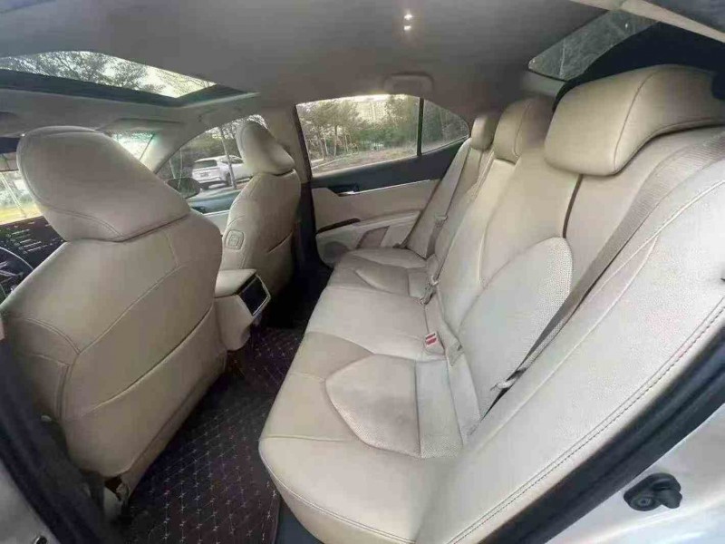 深圳22年丰田凯美瑞7