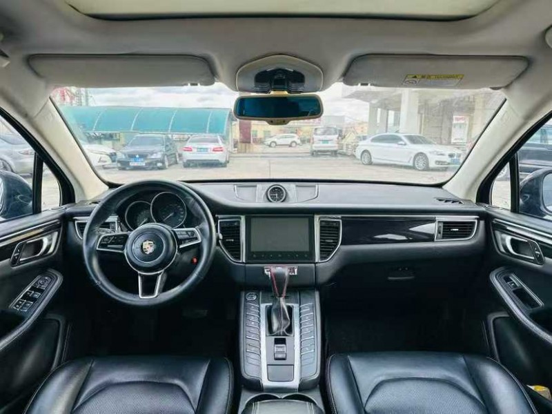 东莞17年众泰SR95