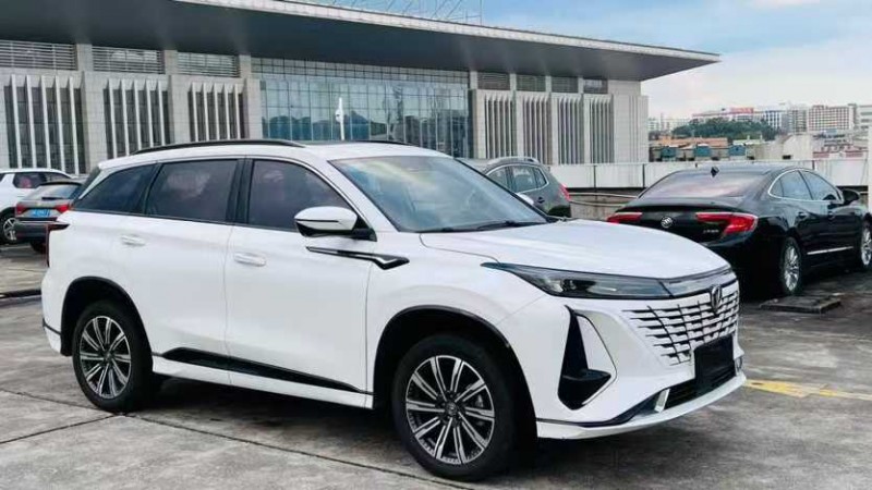 东莞23年长安汽车CS754