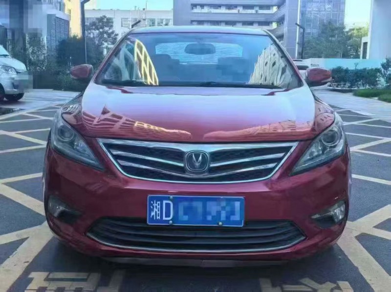 深圳17年长安汽车逸动1