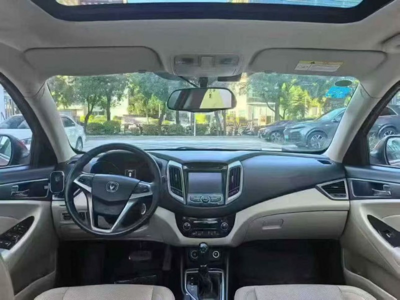 深圳17年长安汽车逸动3