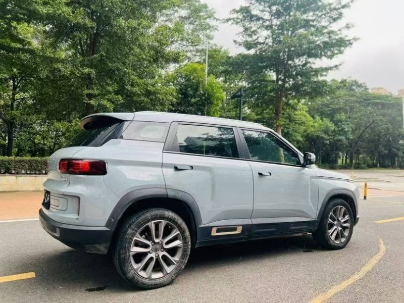 东莞20年吉利icon6