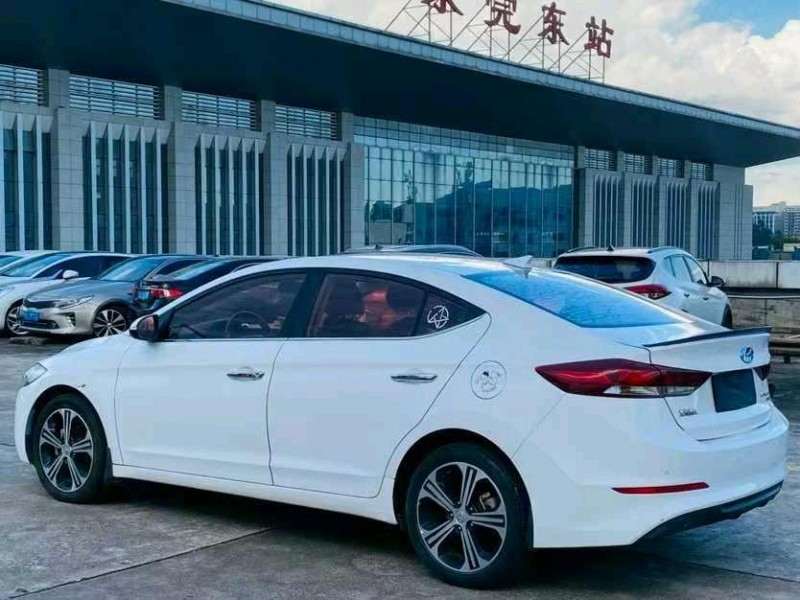 东莞19年现代领动9