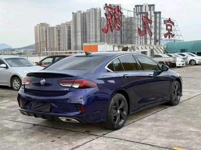 东莞21年别克君威8