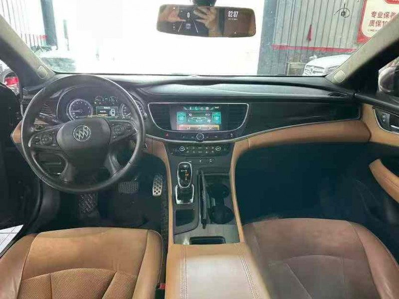 东莞17年别克君越8