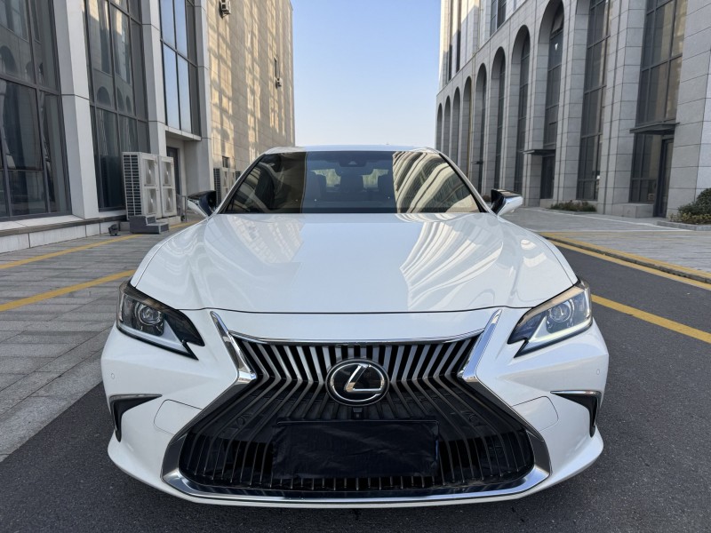 盐城21年雷克萨斯ES1