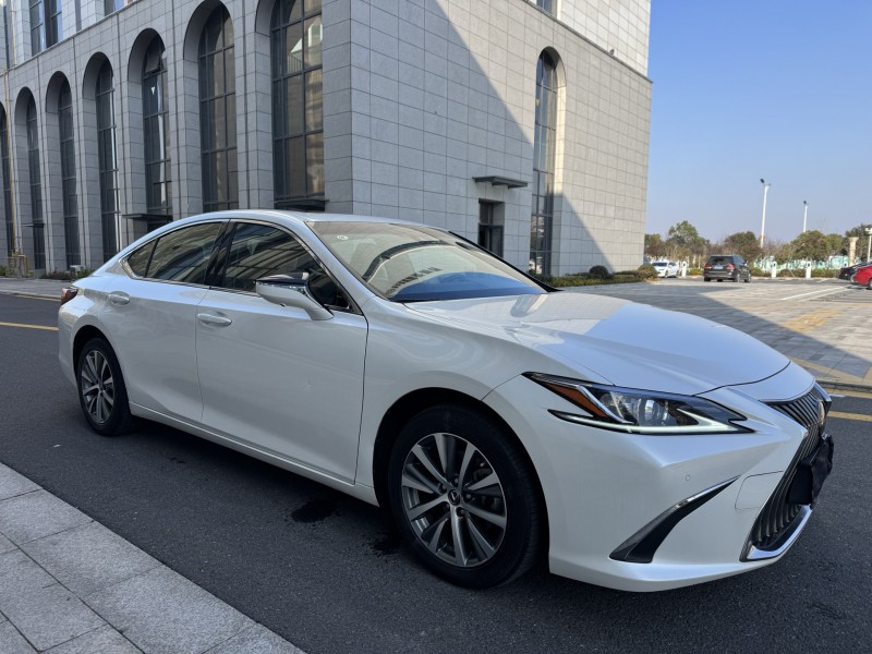 盐城21年雷克萨斯ES2