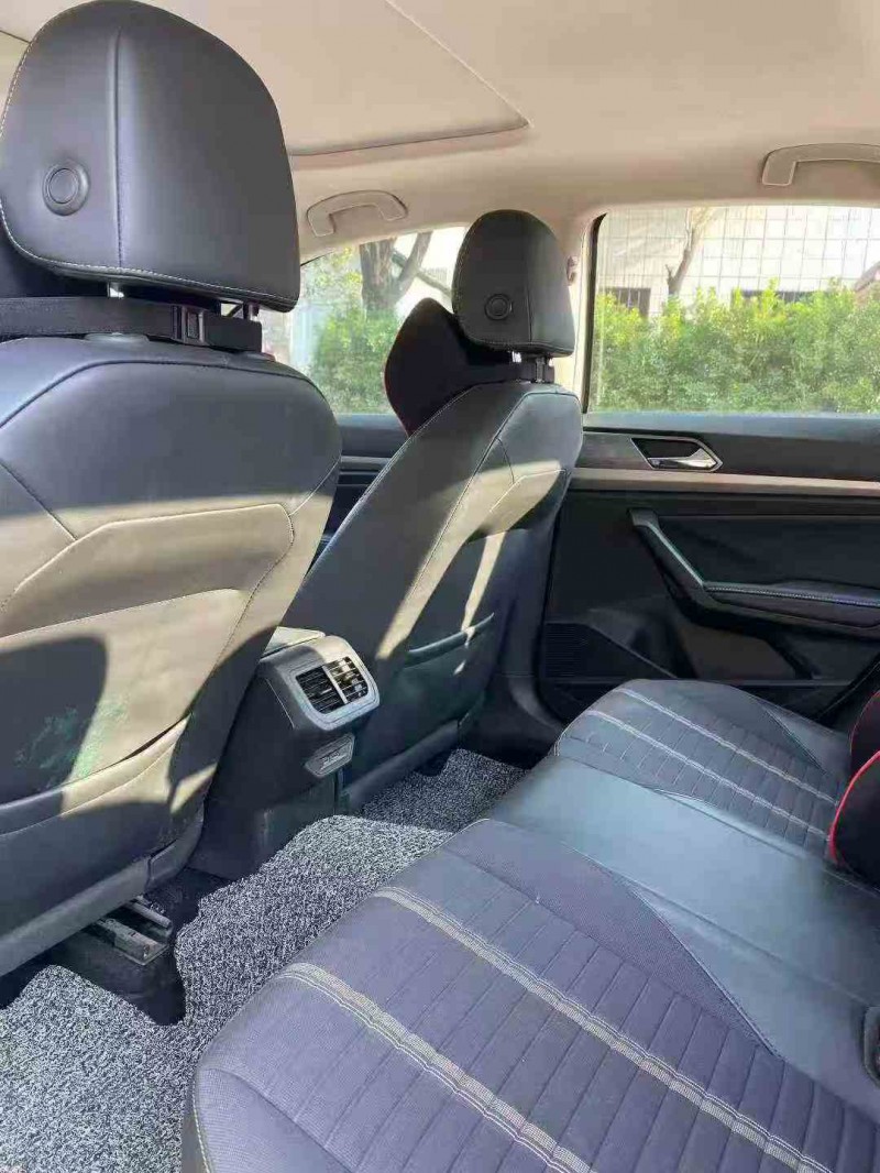 深圳20年大众朗逸5