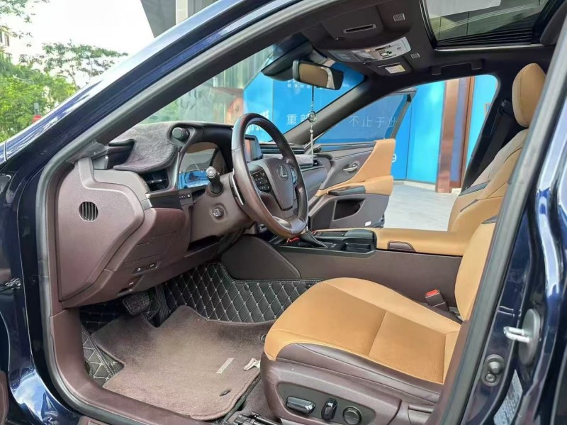深圳20年雷克萨斯ES5