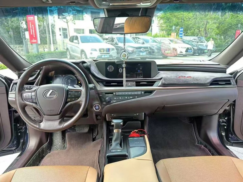 深圳20年雷克萨斯ES6