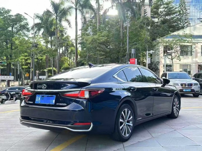 深圳20年雷克萨斯ES7