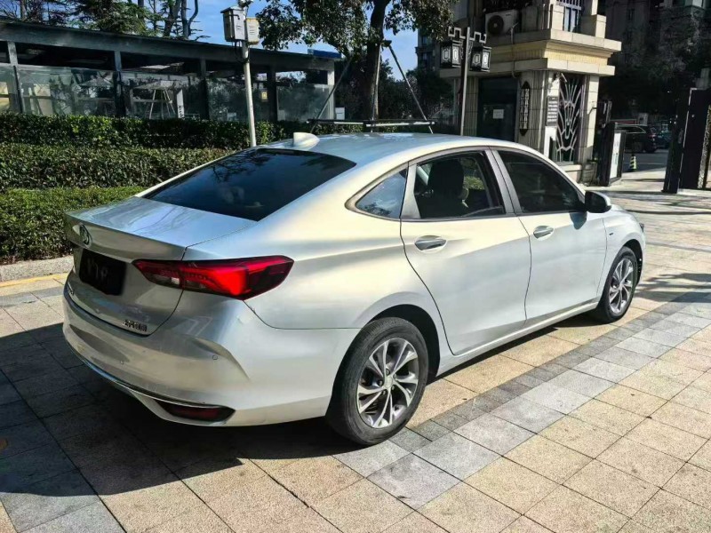 苏州23年别克威朗7