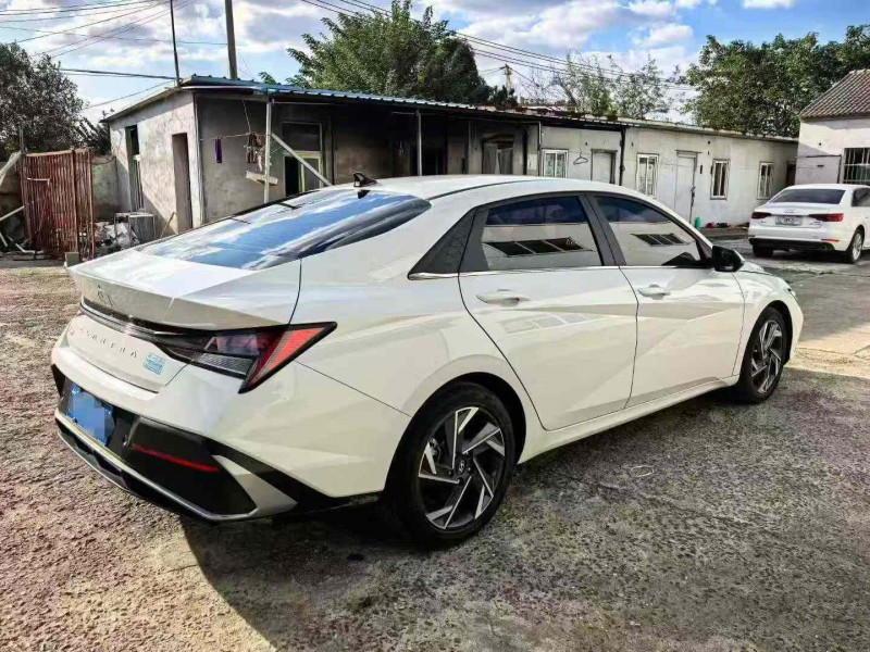 苏州25年现代伊兰特7