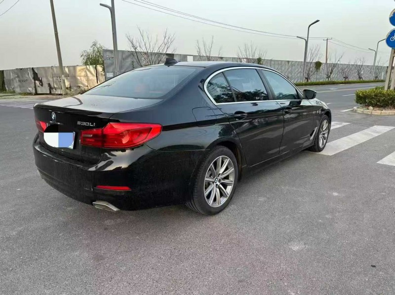 苏州17年宝马5系8