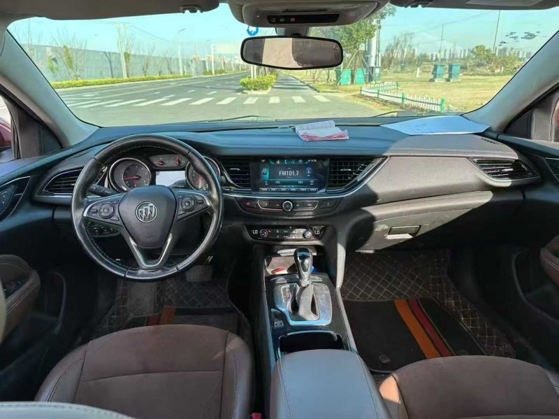 苏州19年别克君威3