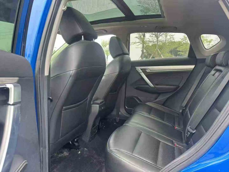 湛江19年吉利缤越7