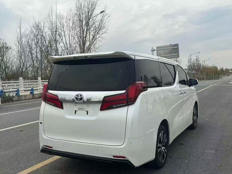 郑州18年丰田埃尔法8