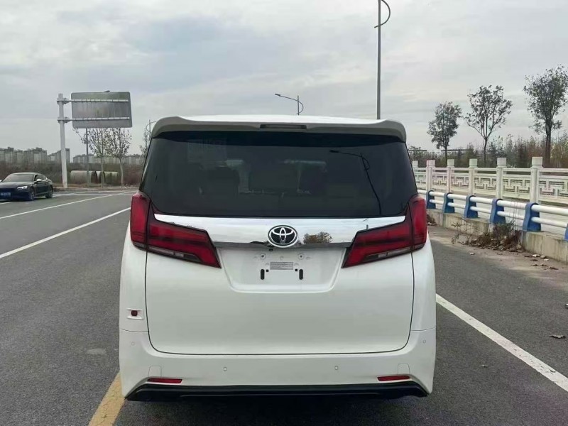 郑州18年丰田埃尔法9