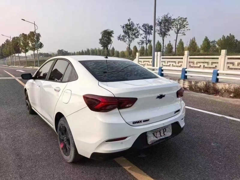 郑州20年雪佛兰科沃兹7