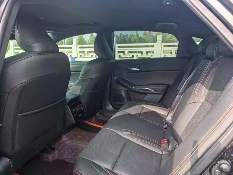 郑州25年丰田亚洲龙6