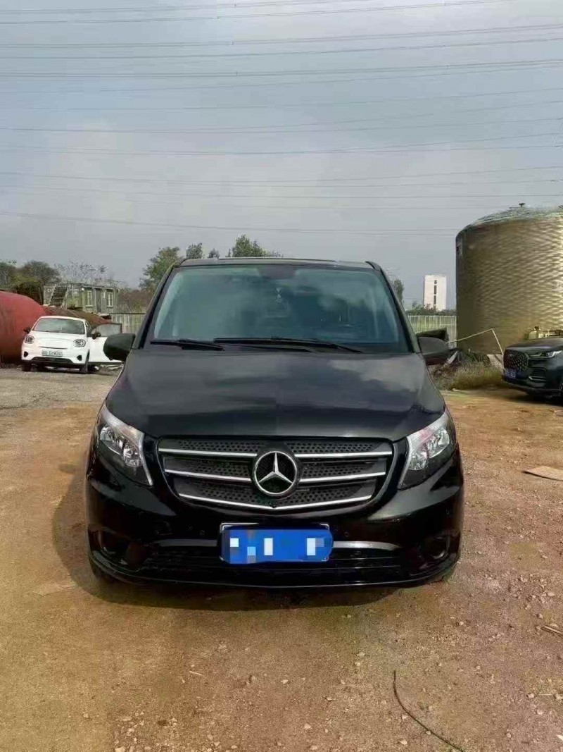 烟台18年奔驰威霆1