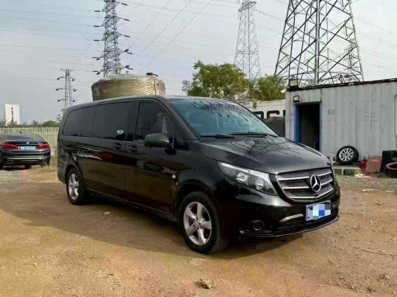 烟台18年奔驰威霆3