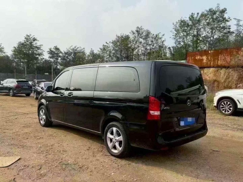 烟台18年奔驰威霆8