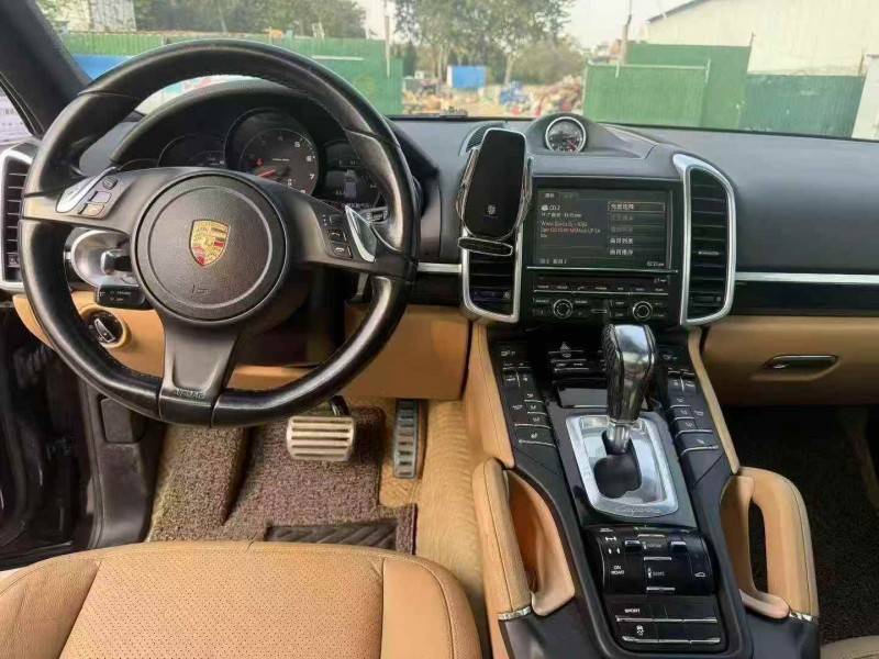 济宁15年保时捷卡宴6