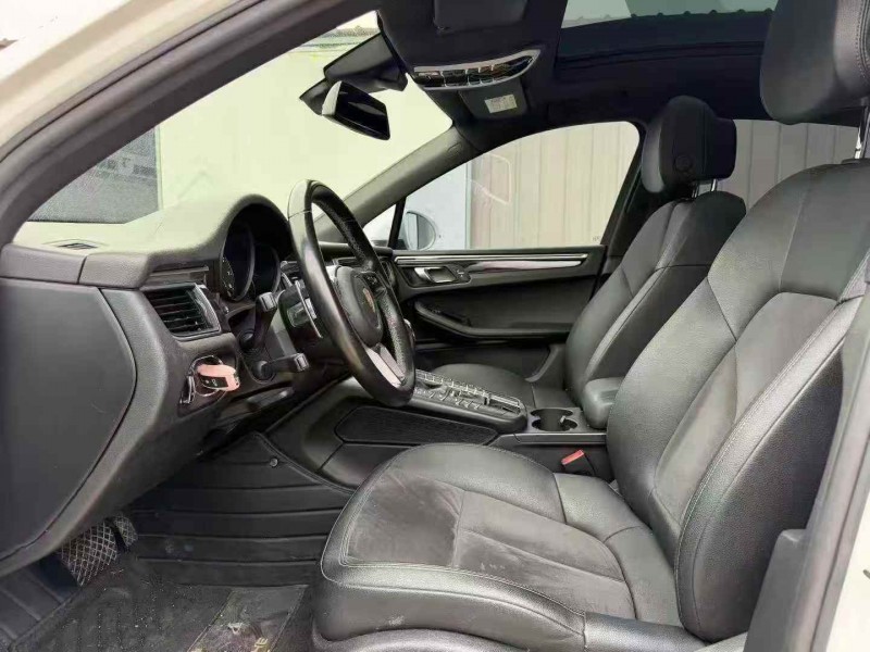青岛17年保时捷Macan3