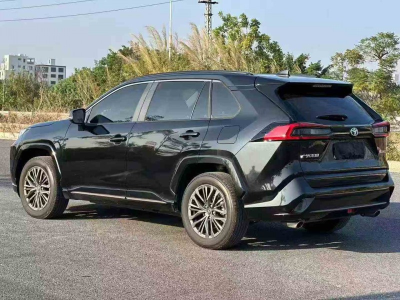 揭阳25年丰田威兰达3