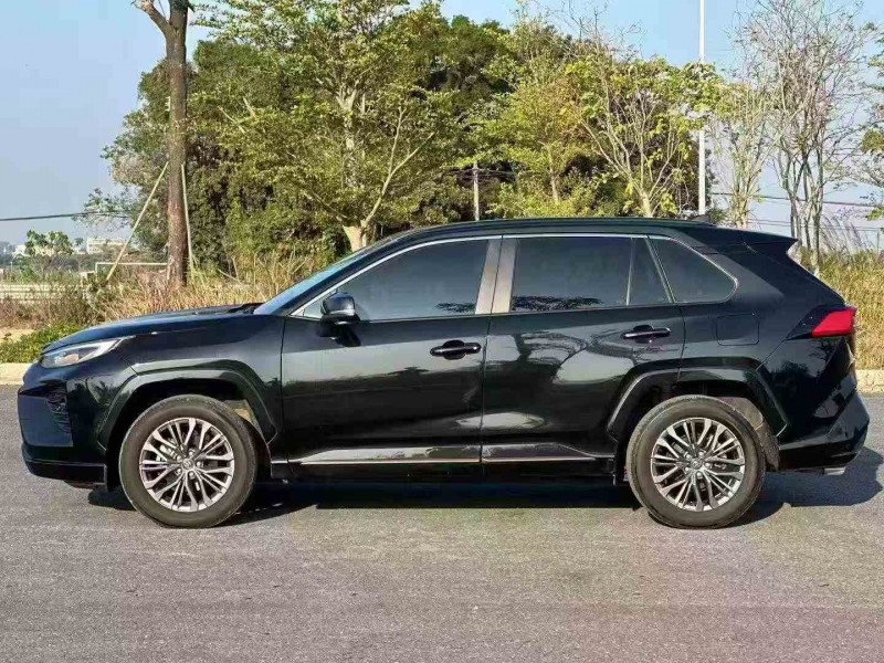 揭阳25年丰田威兰达8