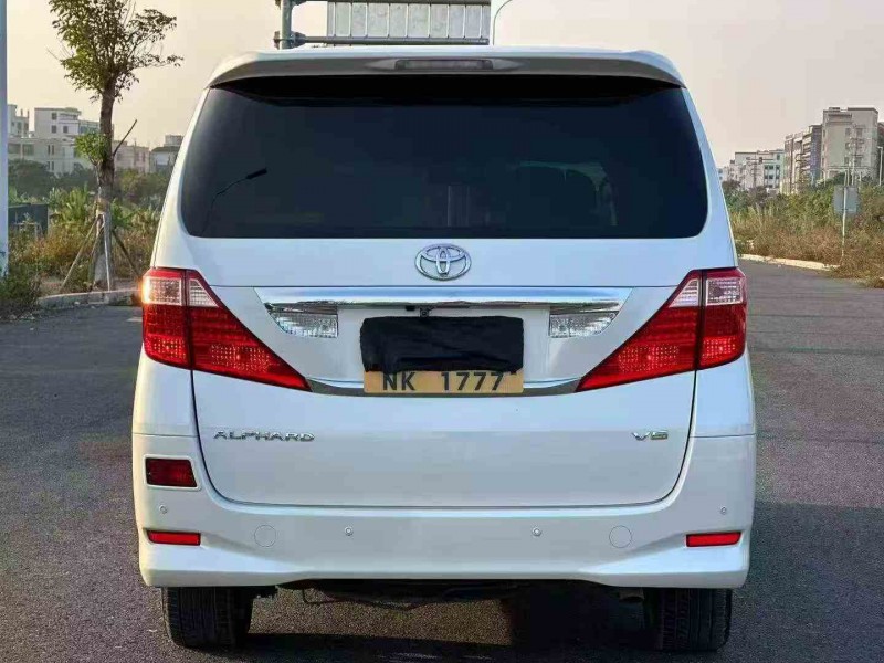 广州11年丰田埃尔法9