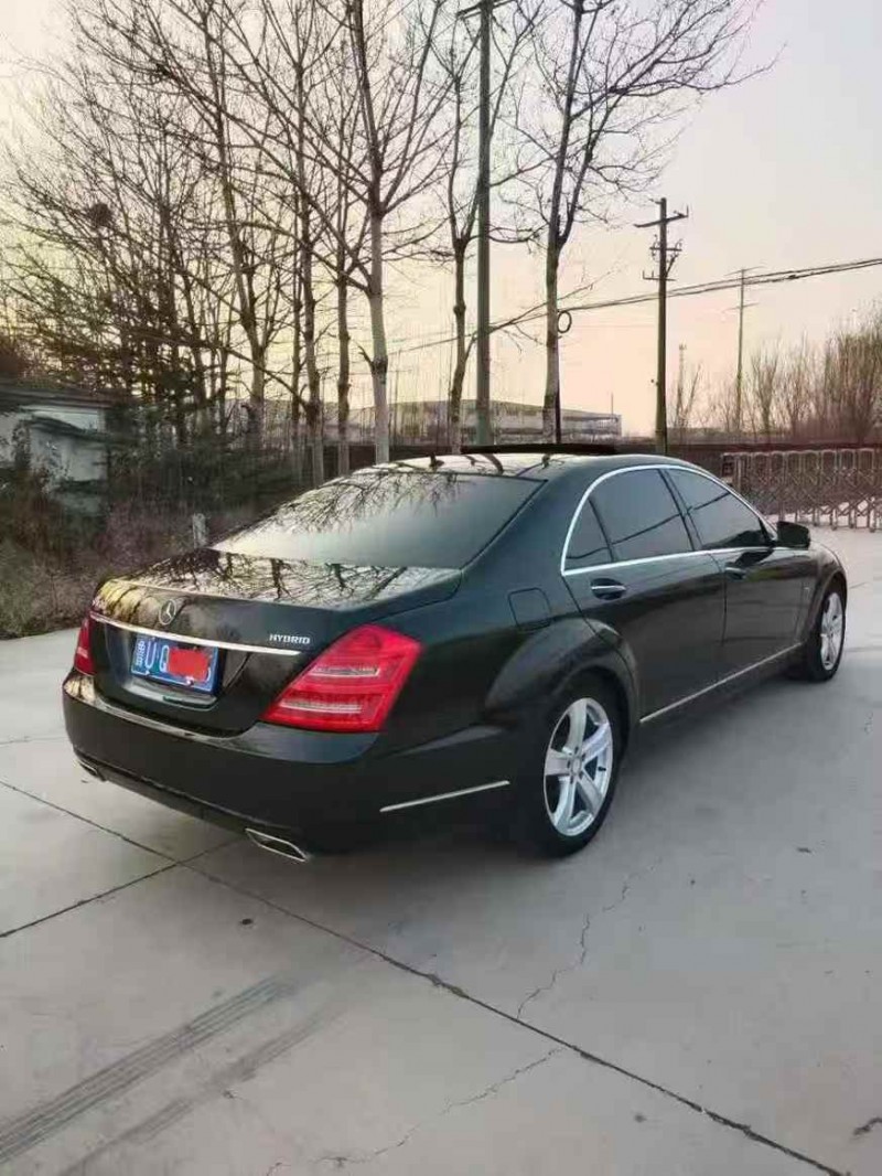 东营11年奔驰S8
