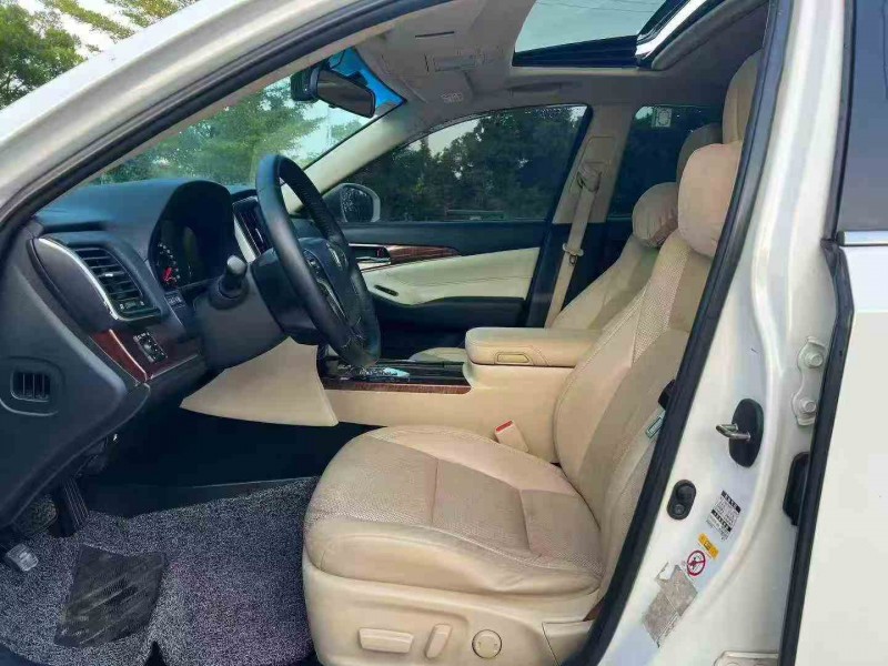 深圳15年丰田皇冠5