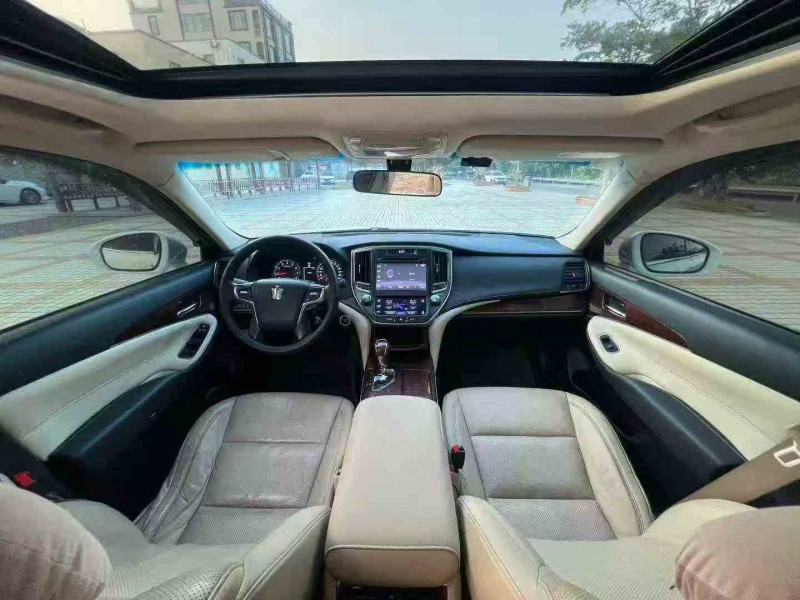 深圳15年丰田皇冠6