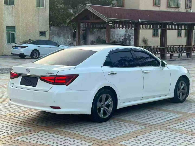 深圳15年丰田皇冠7