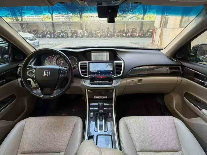 汕头15年本田雅阁8