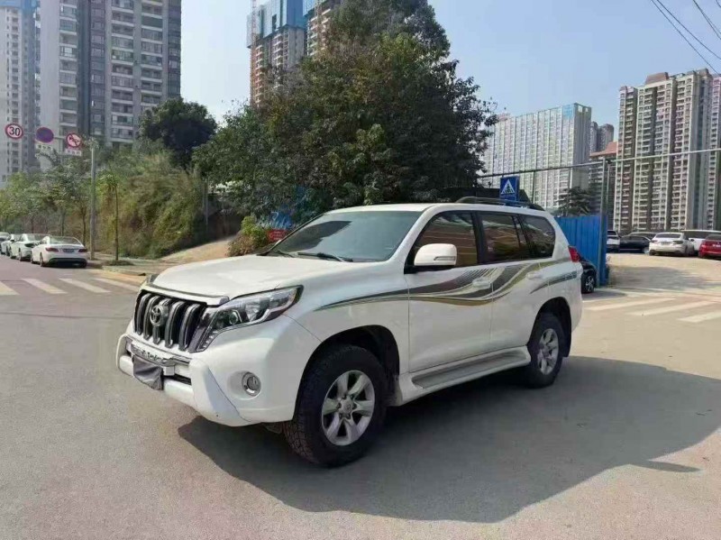 北海13年丰田普拉多2