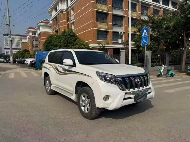 北海13年丰田普拉多3