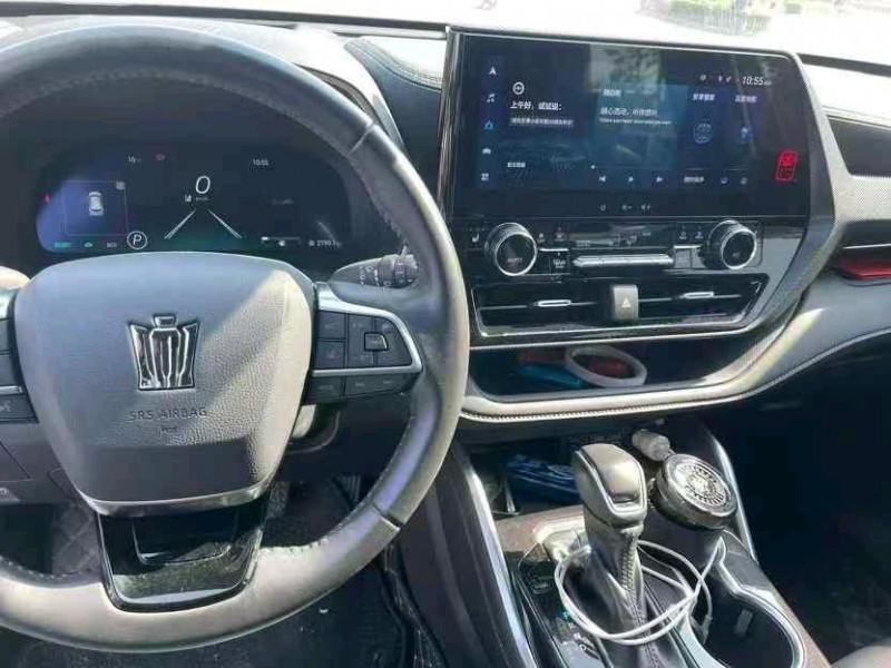 新余24年丰田皇冠8