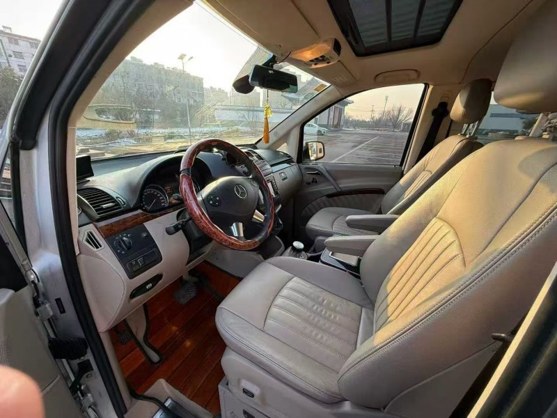 聊城12年奔驰唯雅诺5