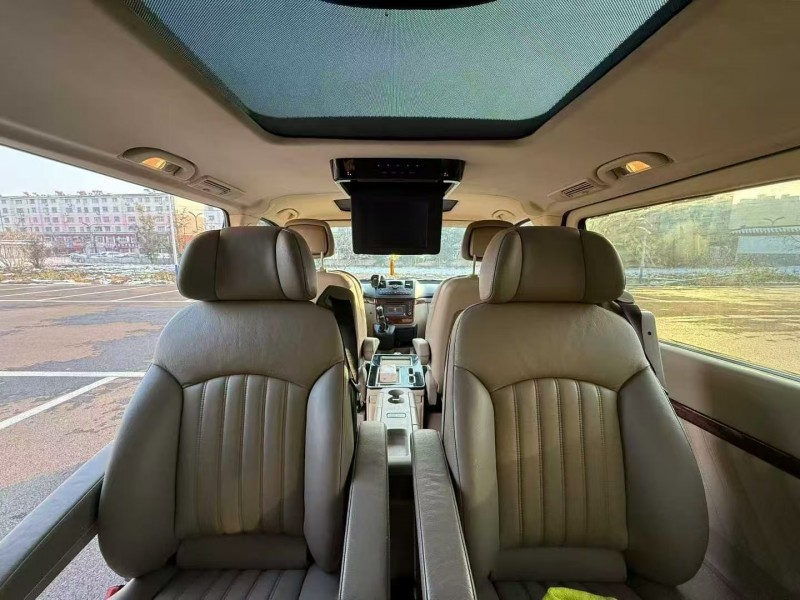 聊城12年奔驰唯雅诺6