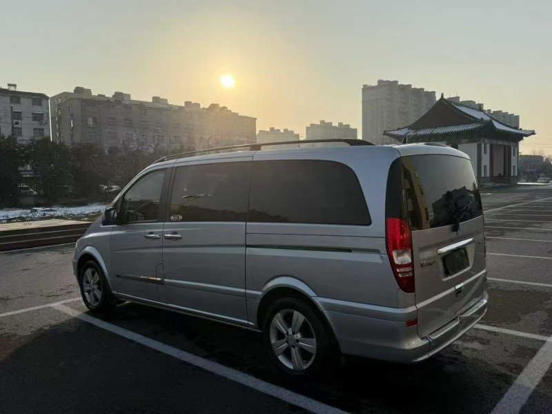 聊城12年奔驰唯雅诺7